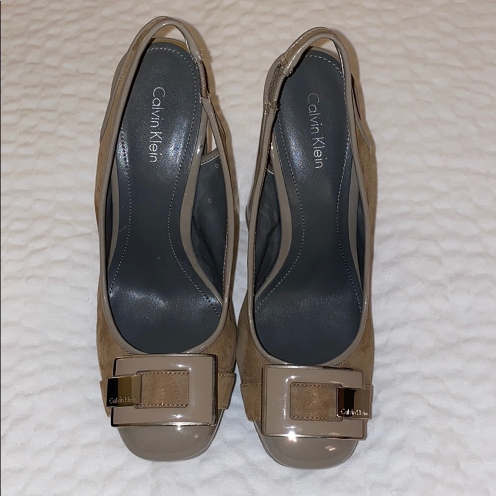 CALVIN KLEIN Taupe Patent Leather Heel Sz 7